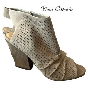 NWOT Vince Camuto Booties 9.5M